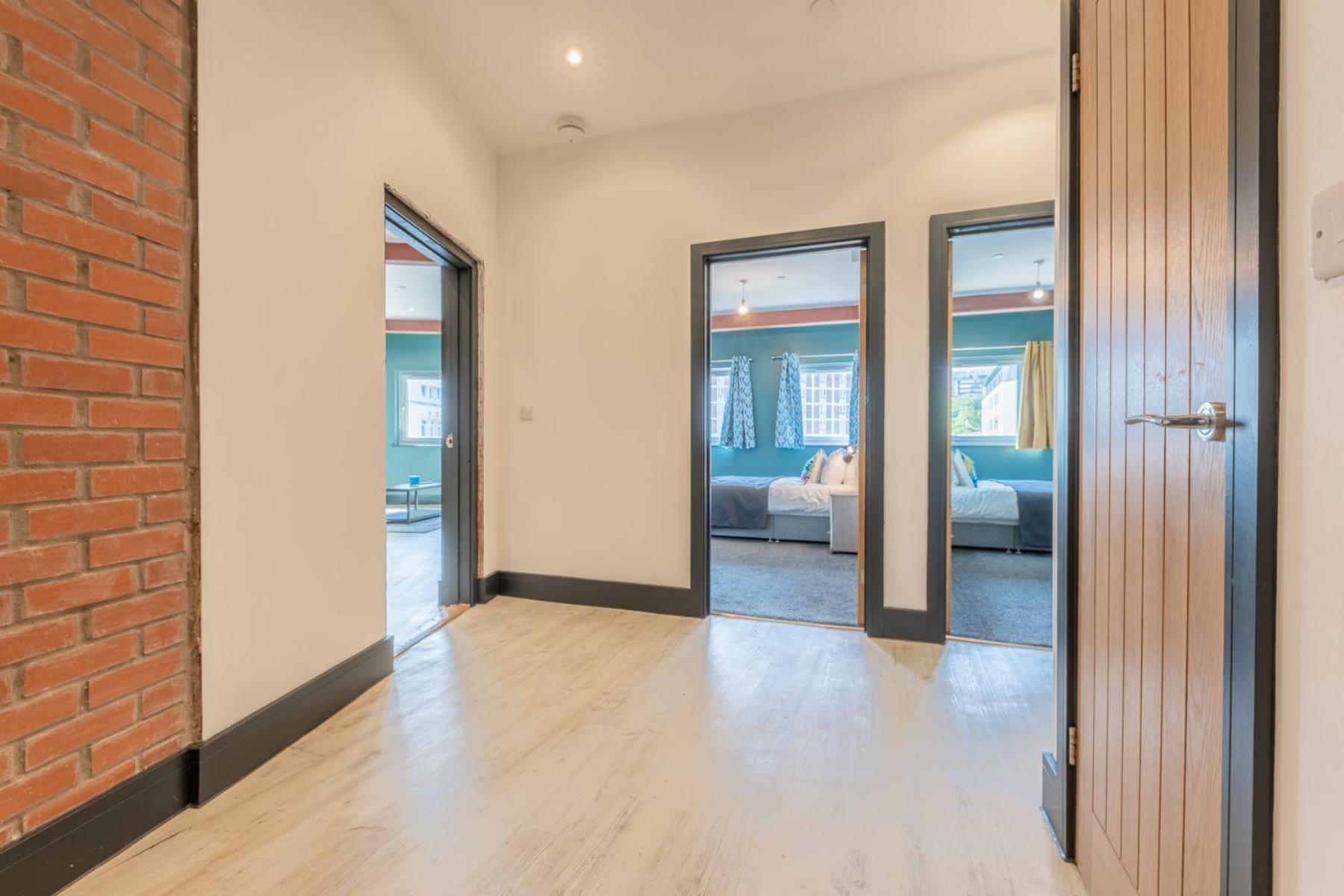 The Kingsway- 2 Bedroom Central Swansea Apartments By Stayright Kültér fotó