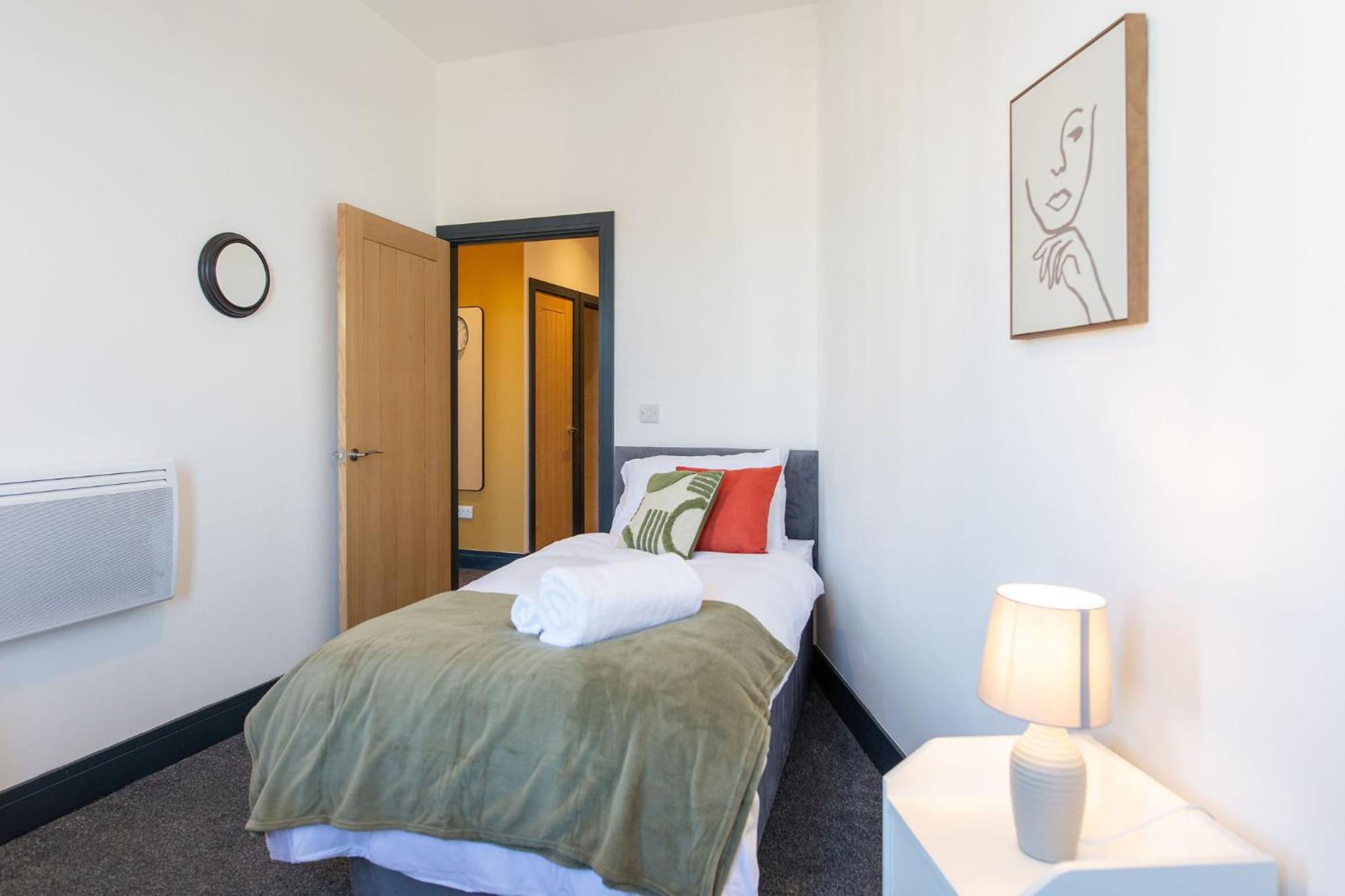The Kingsway- 2 Bedroom Central Swansea Apartments By Stayright Kültér fotó